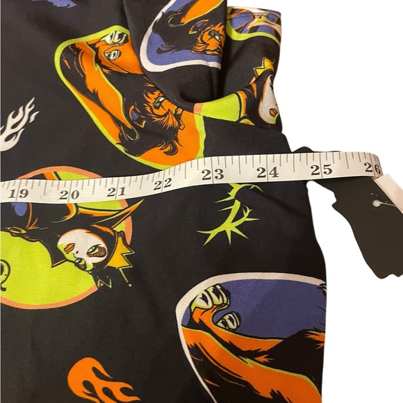 Disney Villains Black and Orange Top Sz 2xl 24” Nurse Healthcare Medical - Picture 8 of 9